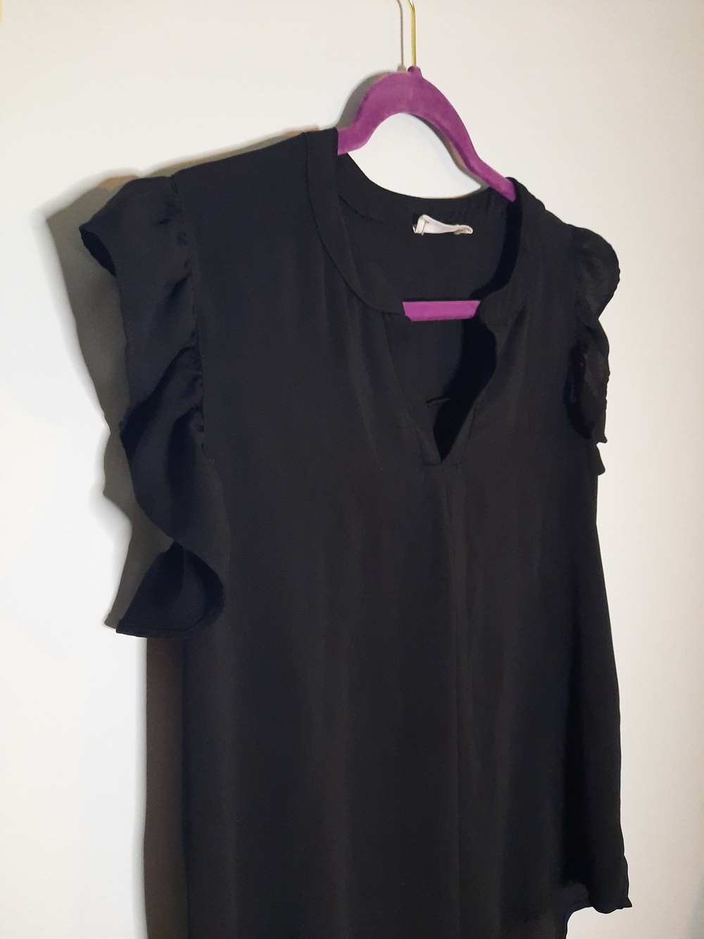 Zenana Outfitters Black Flutter Sleeve Blouse, Ruffles, V-Neck, Dressy - Picture 2 of 5